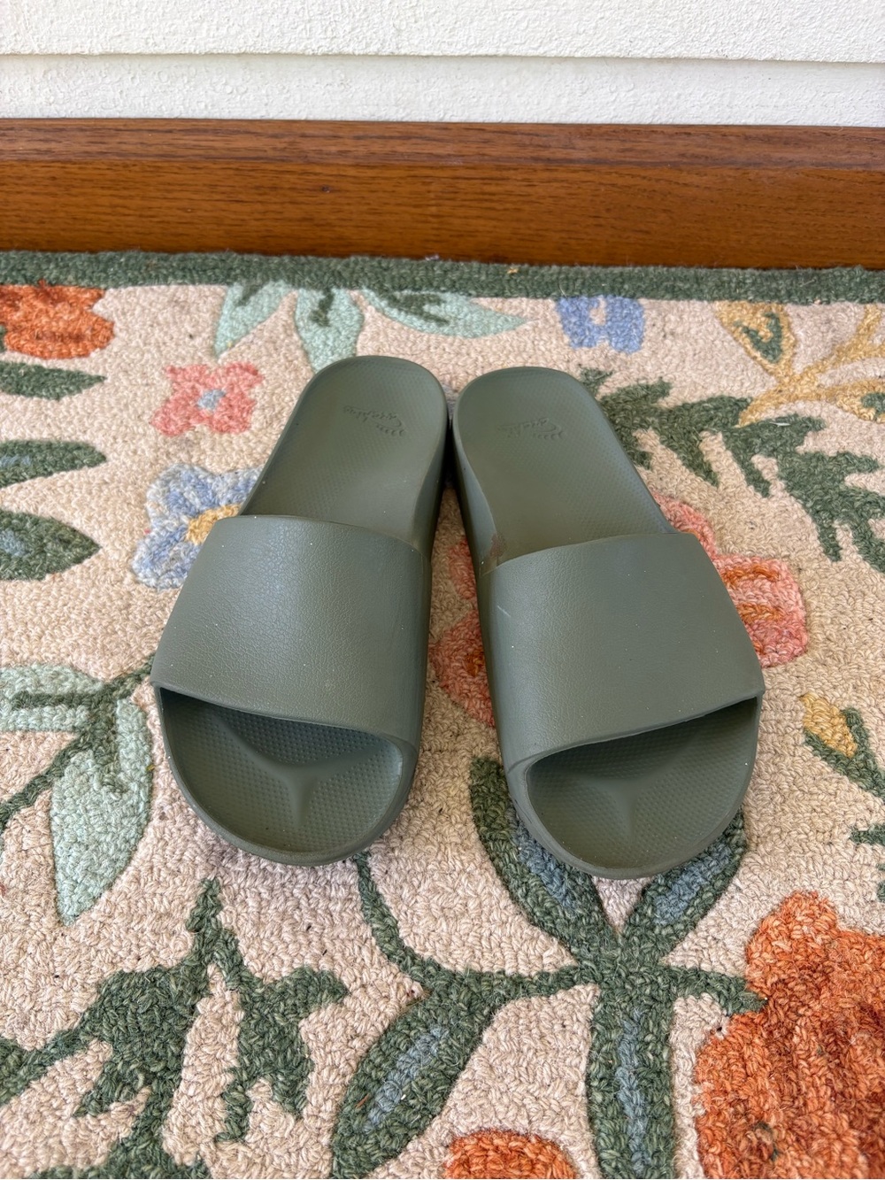 Archie’s Women’s Olive Green Slide Sandals